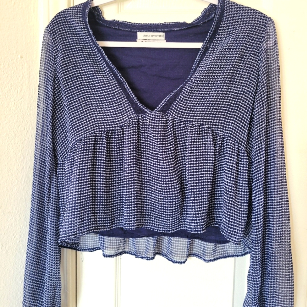 Urban Outfitters Blue White Cropped Flowy V Neck Blouse size small